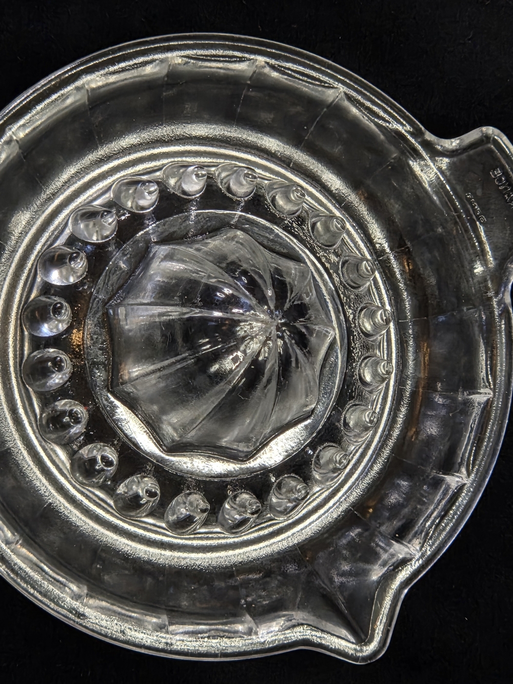 Vintage Clear Glass Citrus Juicer Reamer Made In France SFI 3 Seed Trap Spout